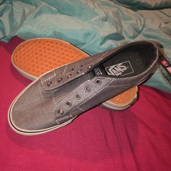 Vans - Picture 3 of 4